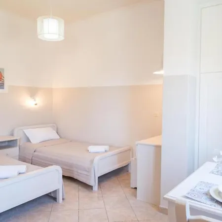 Bohotel Eleonas Anex 3*
